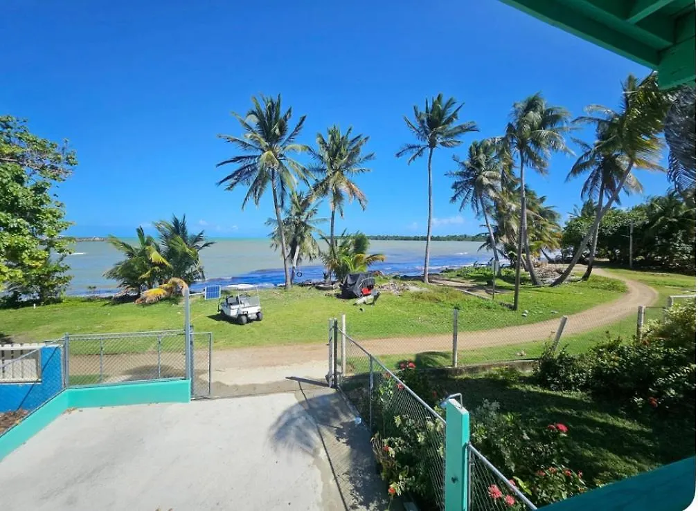 Mami Ana Beach House, The Oceanfront Rest Hideaway ! Ceiba 0*,  Porto Riko