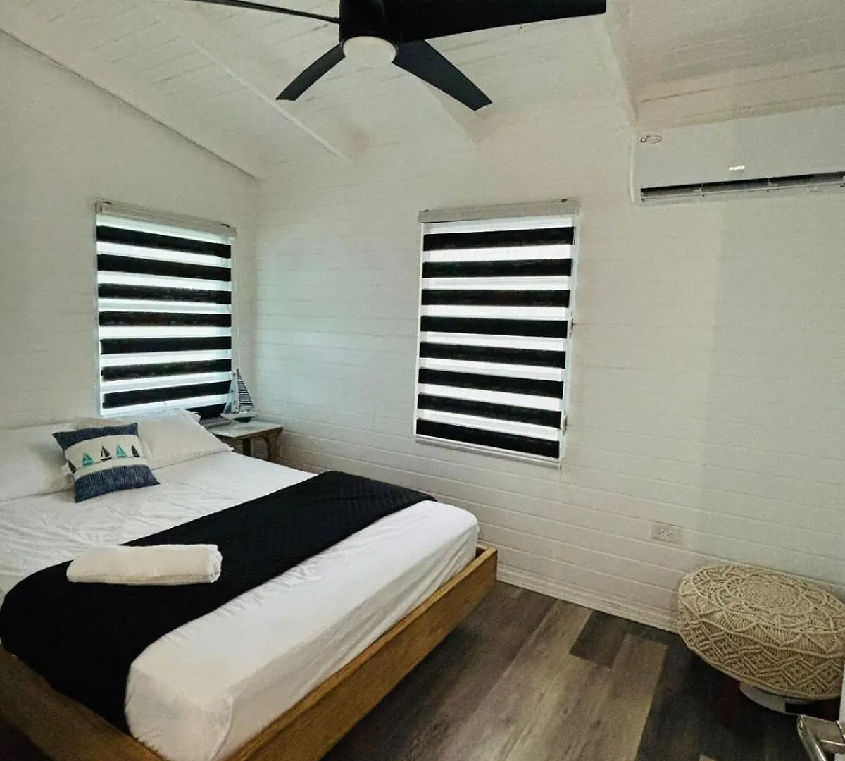 Villa Mami Ana Beach House, The Oceanfront Rest Hideaway ! Ceiba