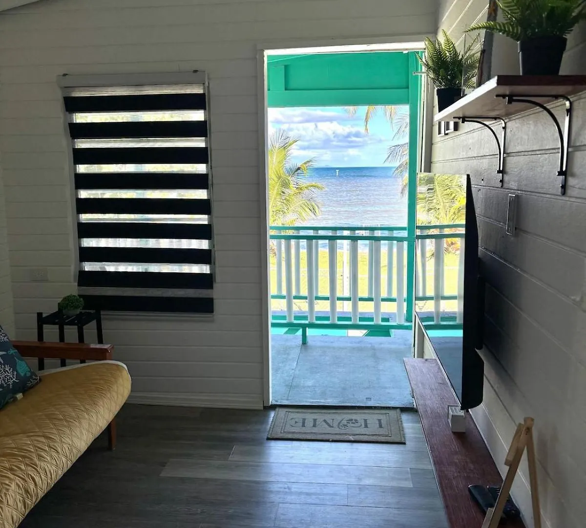Villa Mami Ana Beach House, The Oceanfront Rest Hideaway ! Ceiba